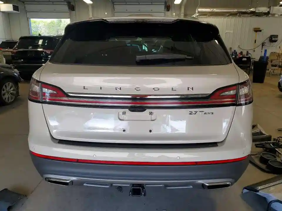 2LMPJ8LP5KBL61115 2019 LINCOLN NAUTILUS-5