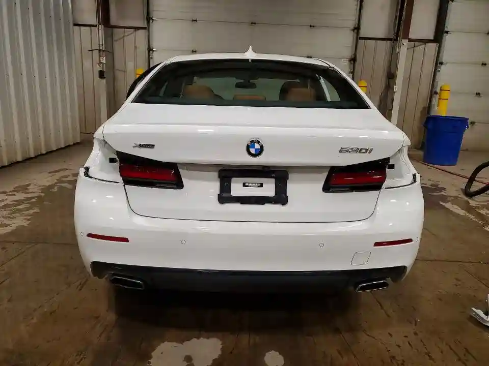 WBA13BJ06NWX59419 2022 BMW 5 SERIES-5