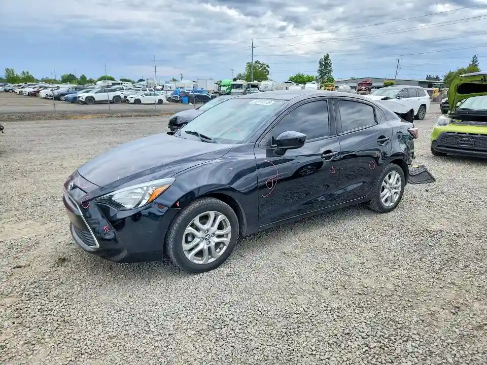 3MYDLBYV4HY153651 2017 TOYOTA YARIS IA B-0