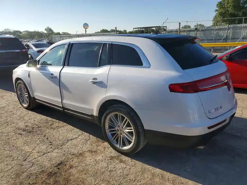 2LMHJ5AT1KBL01965 2019 LINCOLN MKT-1
