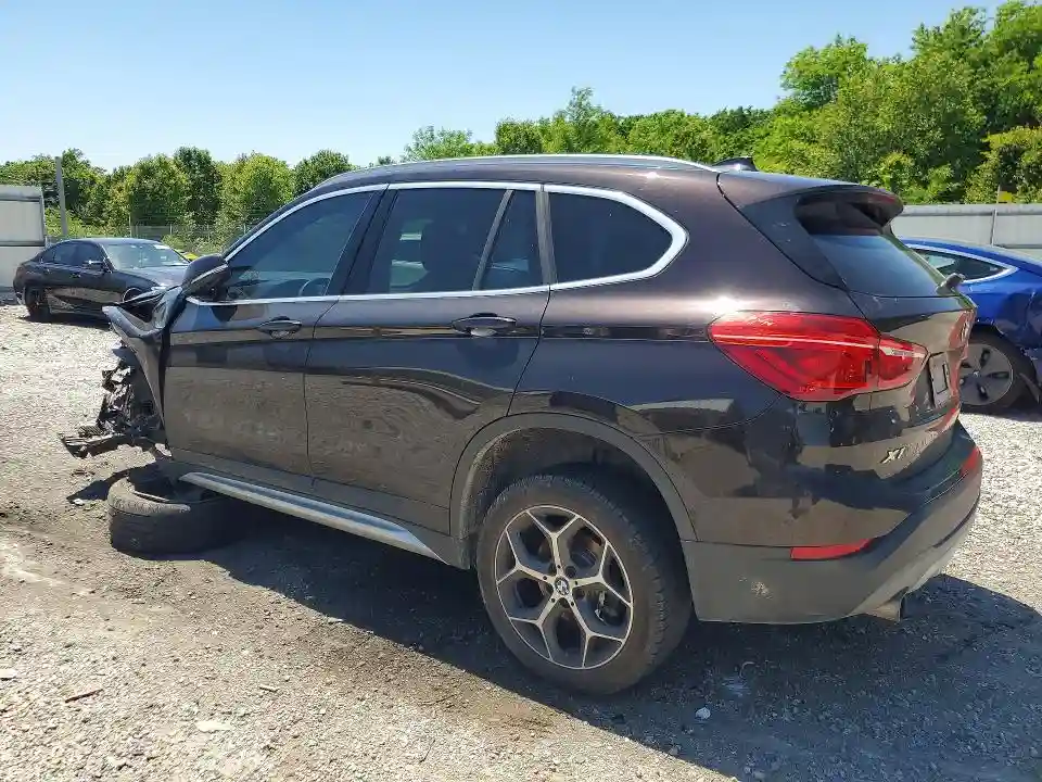 WBXHT3C31J5L27998 2018 BMW X1-1