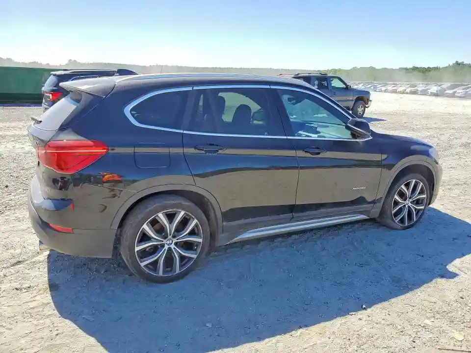 WBXHT3Z31H4A57214 2017 BMW X1-2