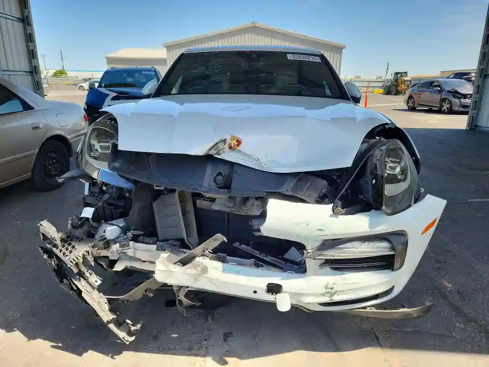 WP1AA2AY7KDA03277 2019 PORSCHE CAYENNE-4