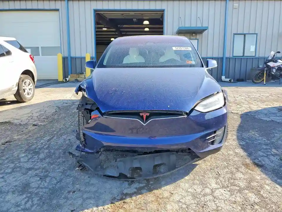 5YJXCAE27KF152626 2019 TESLA MODEL X-4