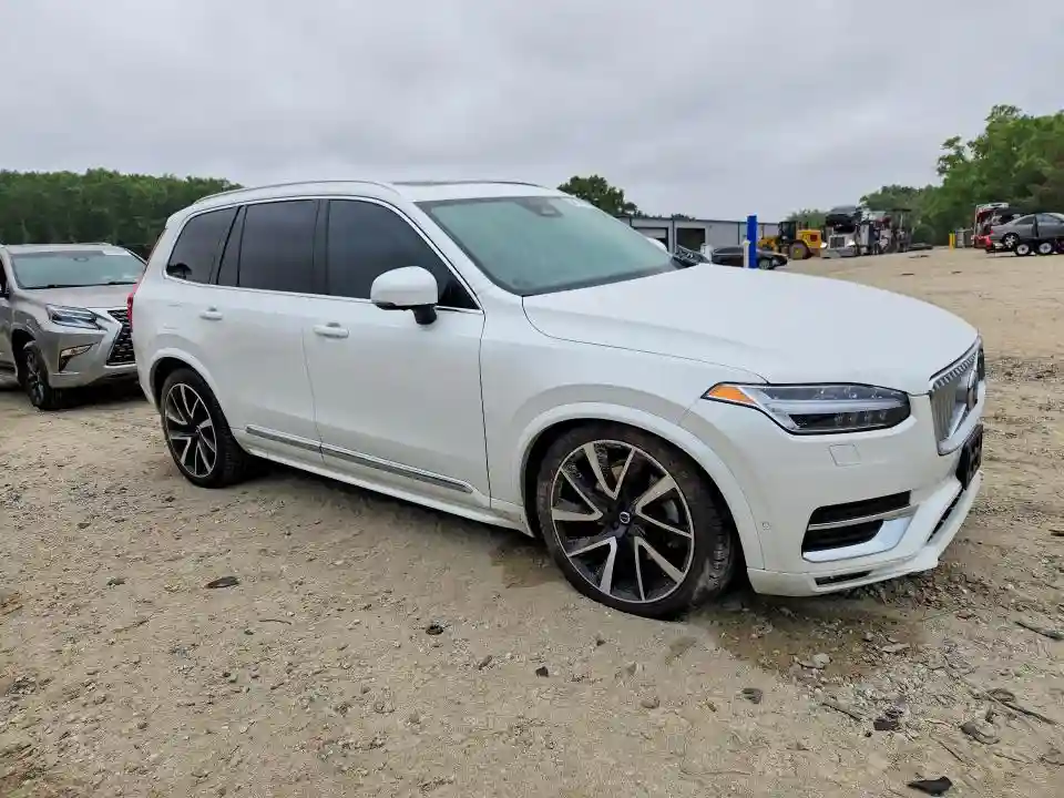 YV4062PF0R1179343 2024 VOLVO XC90-3