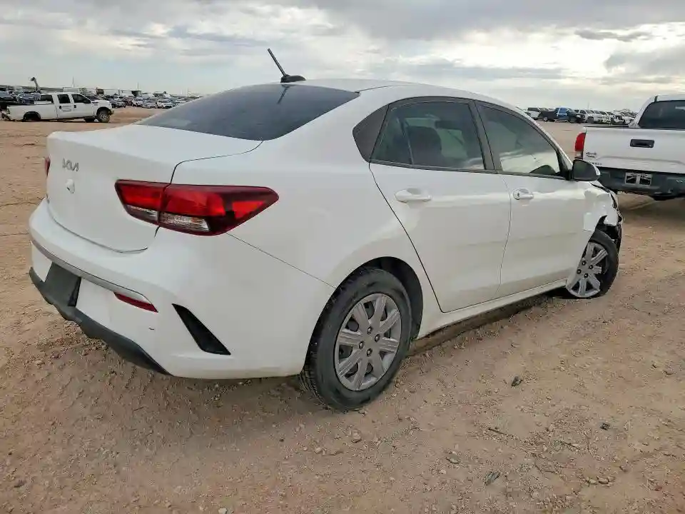 3KPA24AD4NE480226 2022 KIA RIO-2