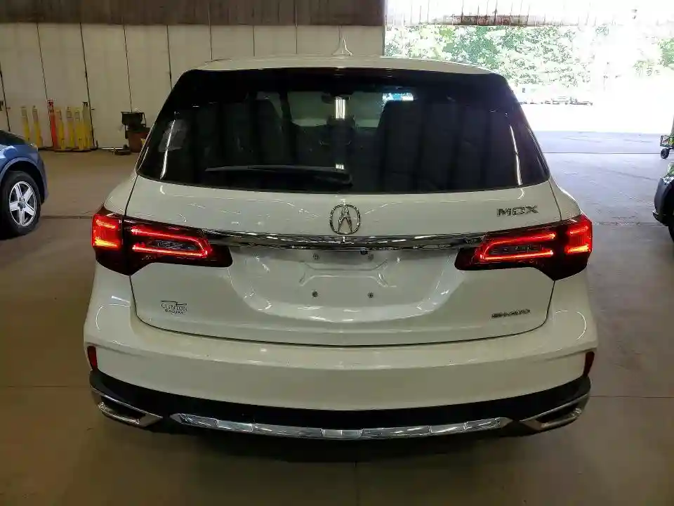 5J8YD4H57JL028832 2018 ACURA MDX-5