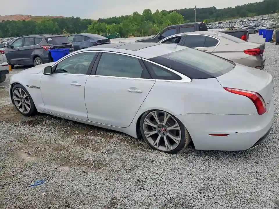 SAJWA2G74H8W10715 2017 JAGUAR XJ-1