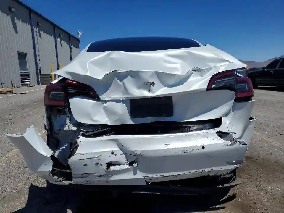 5YJ3E1EA7KF337503 2019 TESLA MODEL 3-5