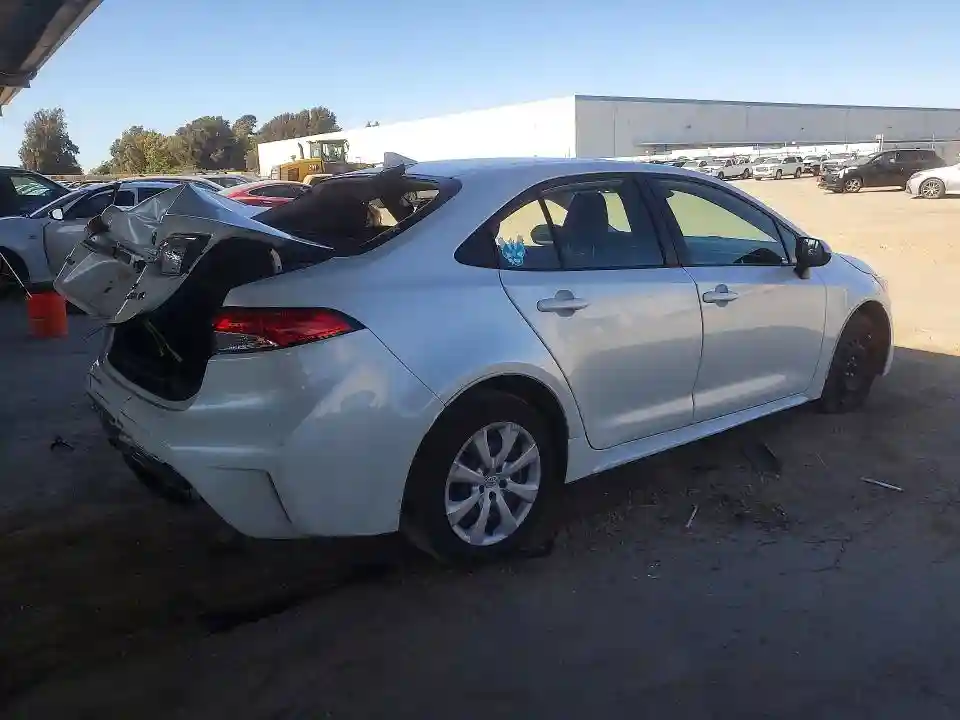 JTDBCMFE7PJ010586 2023 TOYOTA COROLLA-2