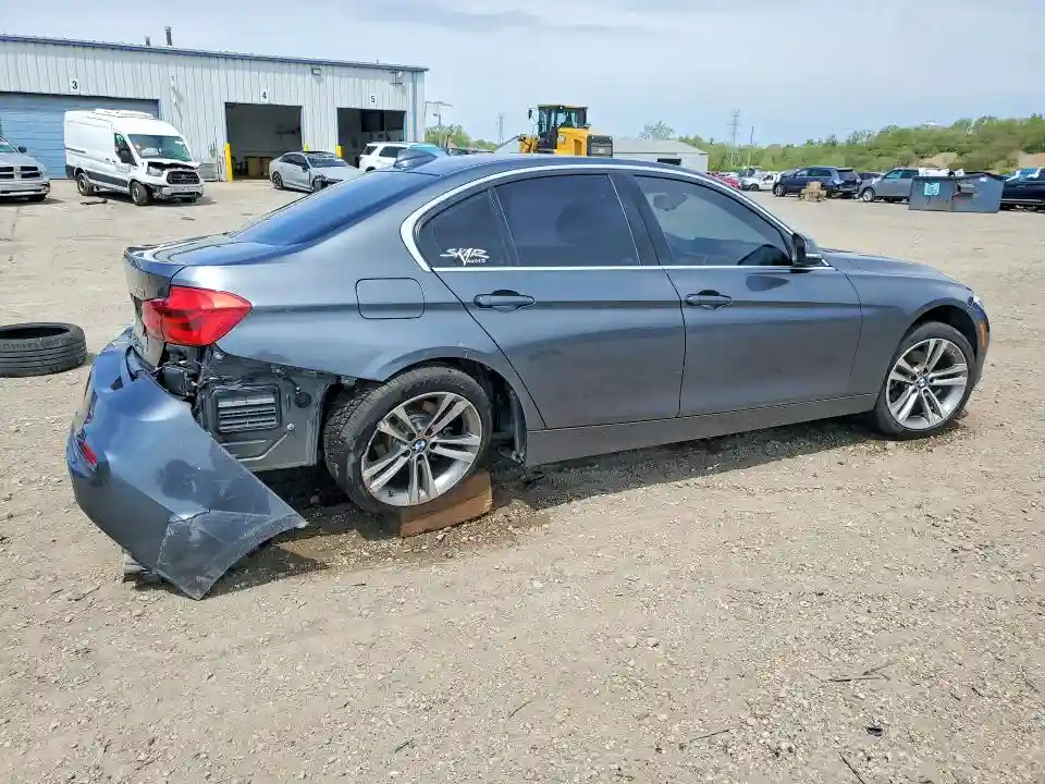 WBA8D9C57JA615611 2018 BMW 3 SERIES-2