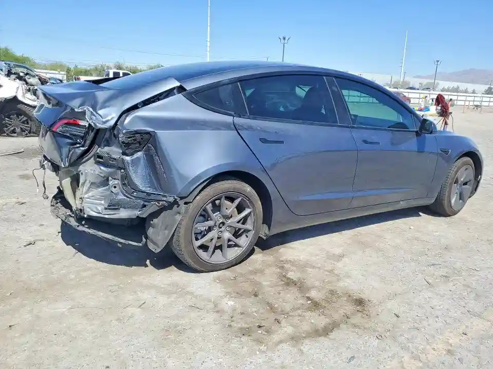5YJ3E1EA9PF707938 2023 TESLA MODEL 3-4