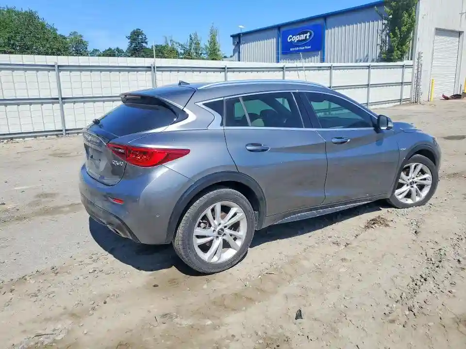 SJKCH5CP7JA042007 2018 INFINITI QX30-2