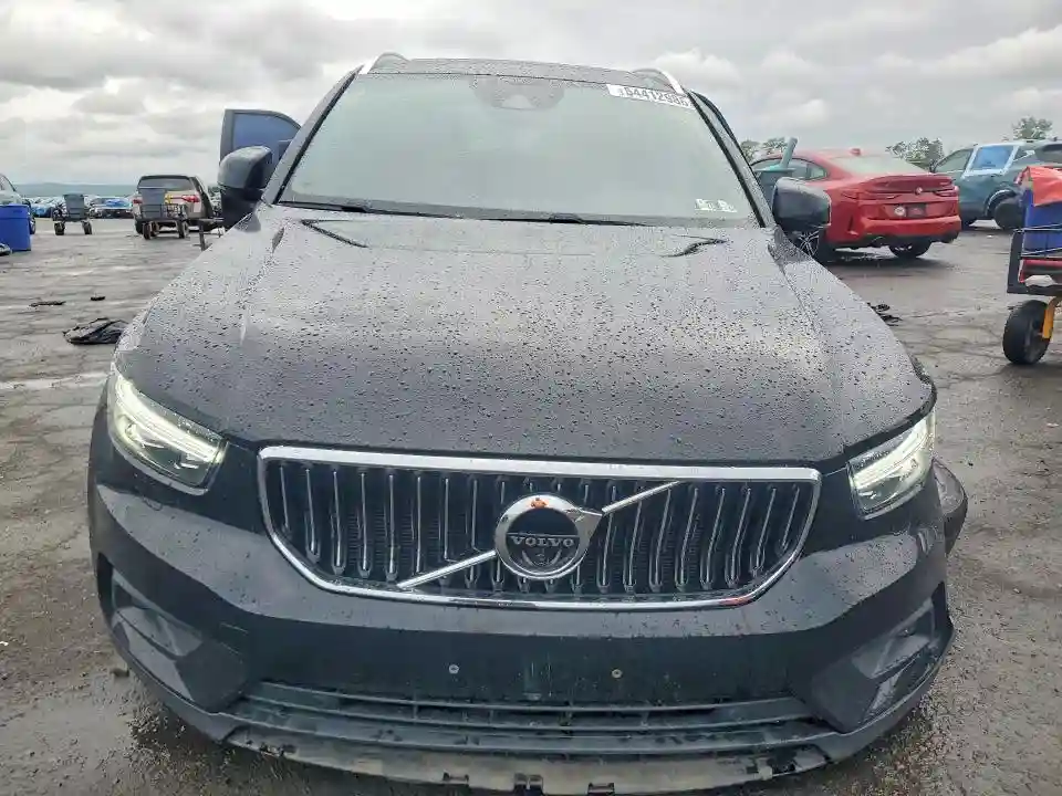 YV4162UL9K2101805 2019 VOLVO XC40-4