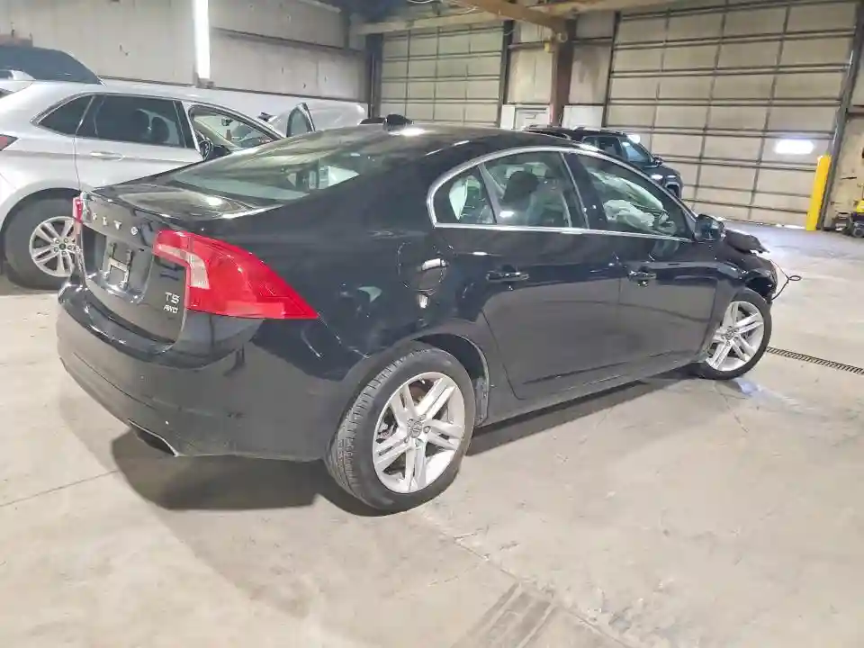 YV1612TCXF1314566 2015 VOLVO S60-2