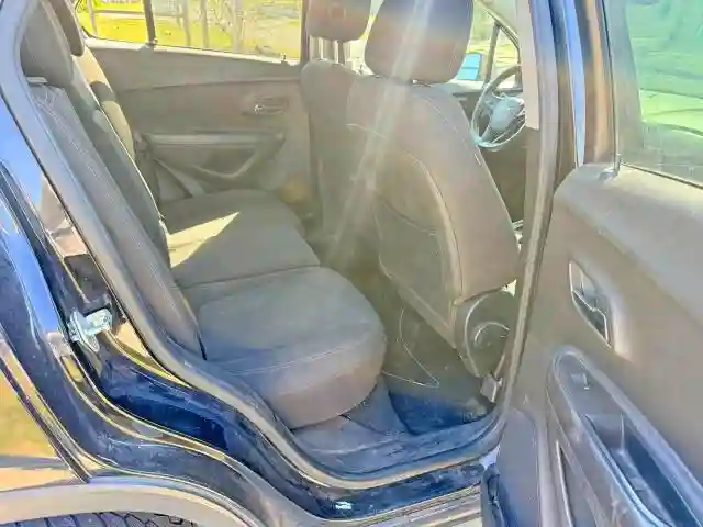 KL7CJKSBXLB085648 2020 CHEVROLET TRAX-5