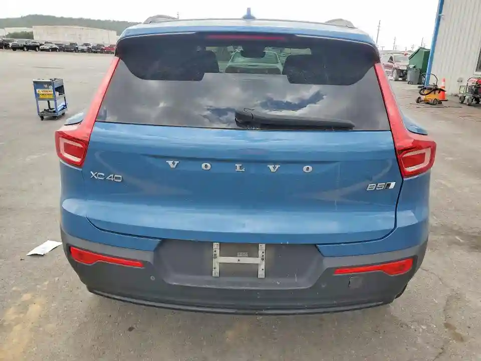 YV4L12UX2P2023689 2023 VOLVO XC40-5