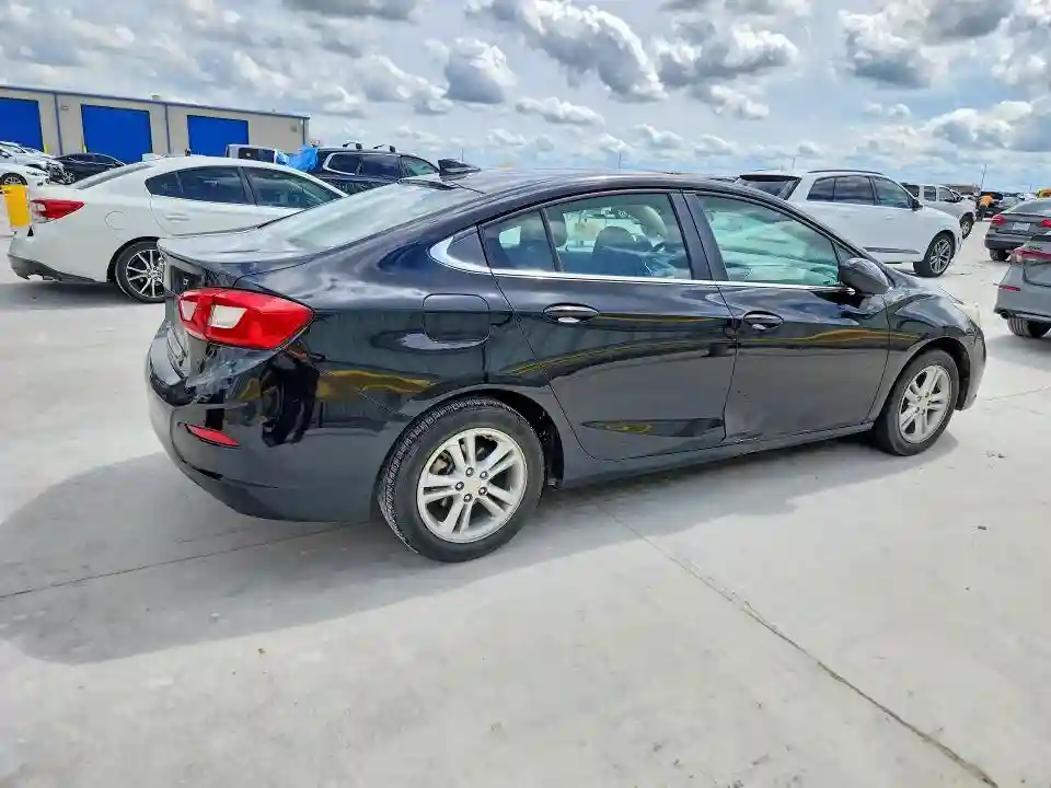 1G1BE5SM6J7170114 2018 CHEVROLET CRUZE-2
