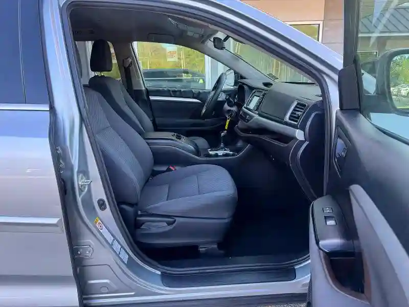 5TDBZRFH9JS843564 2018 TOYOTA HIGHLANDER-4