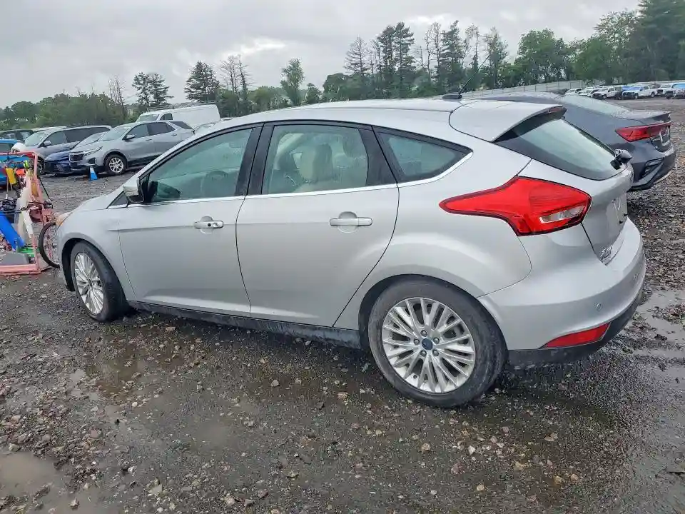 1FADP3N27JL271877 2018 FORD FOCUS-1
