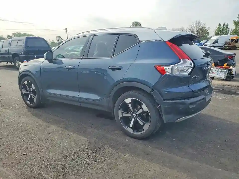 YV4162UK6M2561949 2021 VOLVO XC40-1