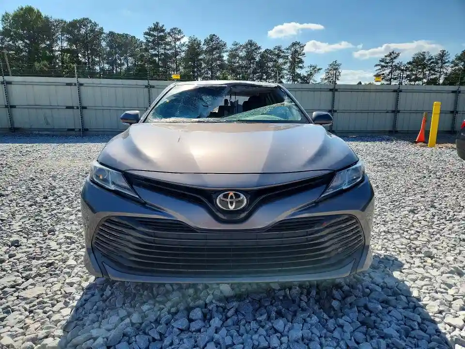 4T1B11HK7JU009298 2018 TOYOTA CAMRY-4