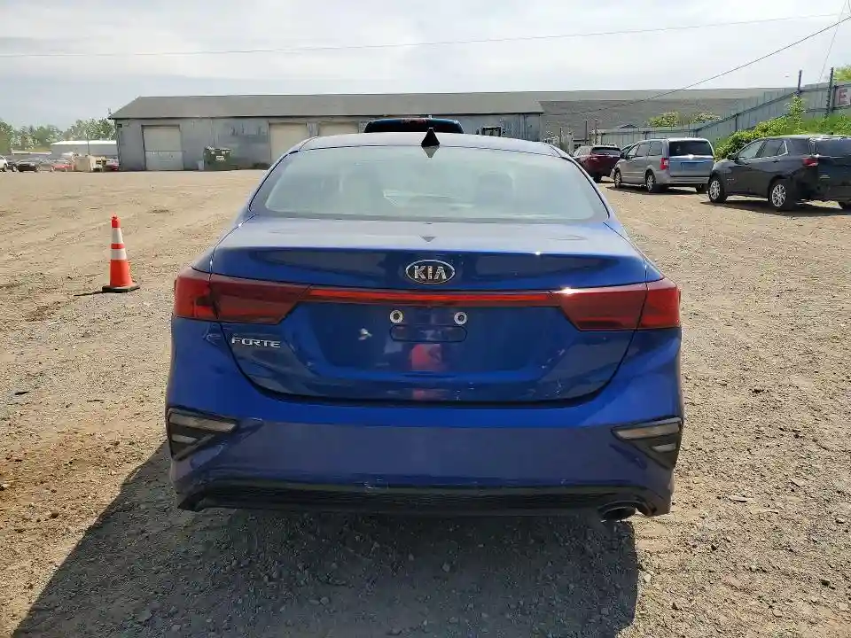 3KPF24AD5KE108993 2019 KIA FORTE LXS-5