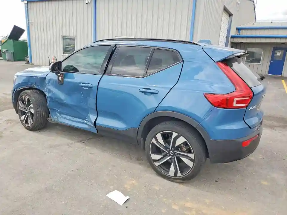 YV4L12UX2P2023689 2023 VOLVO XC40-1