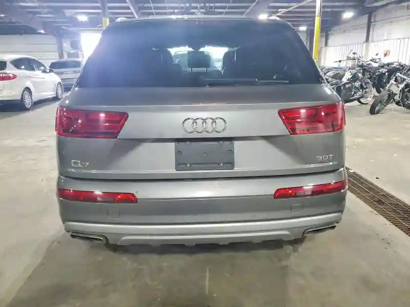 WA1LAAF72JD023711 2018 AUDI Q7-5