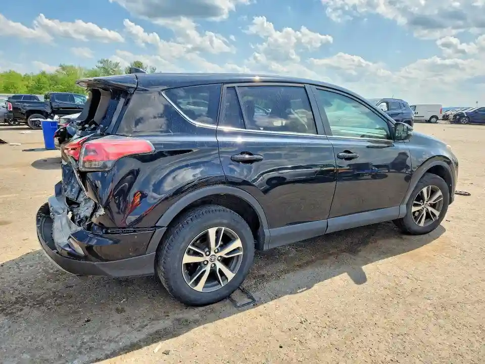 2T3RFREV8JW706080 2018 TOYOTA RAV4-2