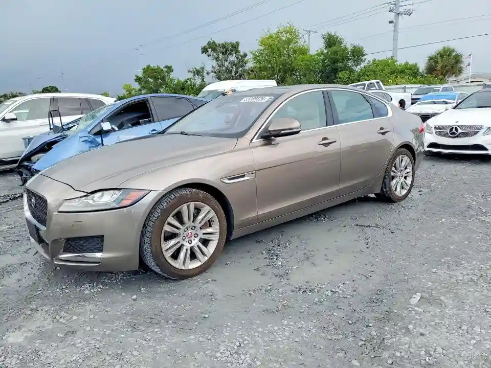SAJBK4BV0HCY26717 2017 JAGUAR XF-0