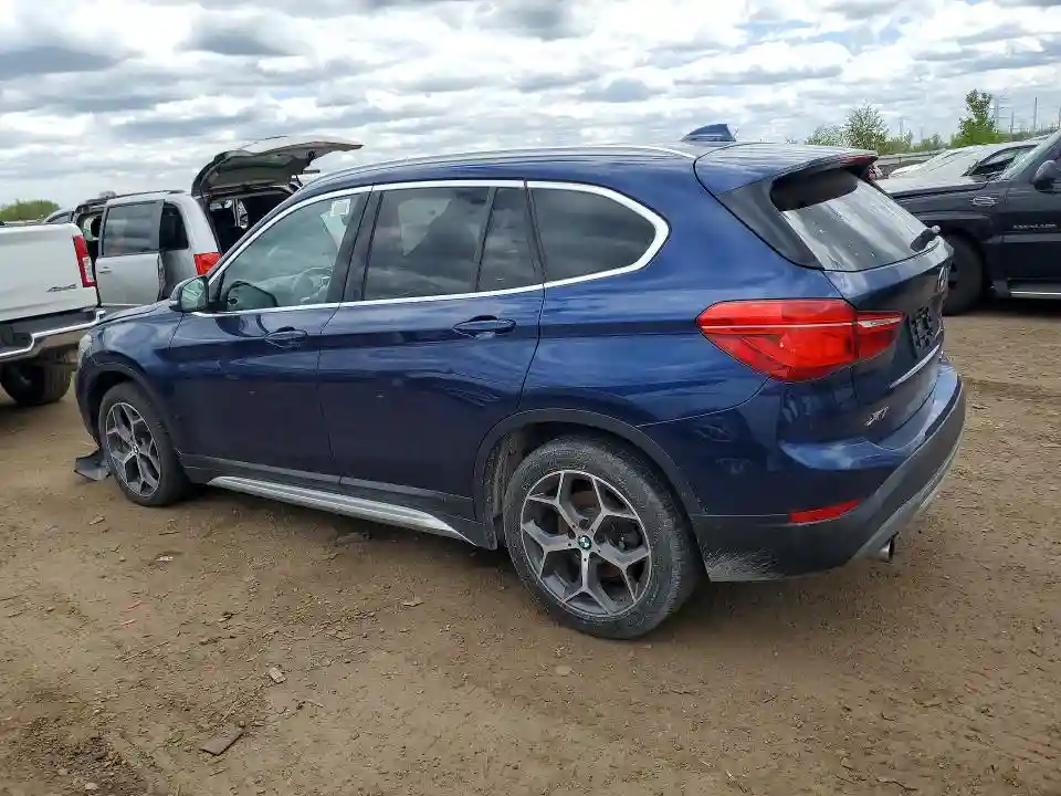 WBXHT3C36J3H33435 2018 BMW X1-1