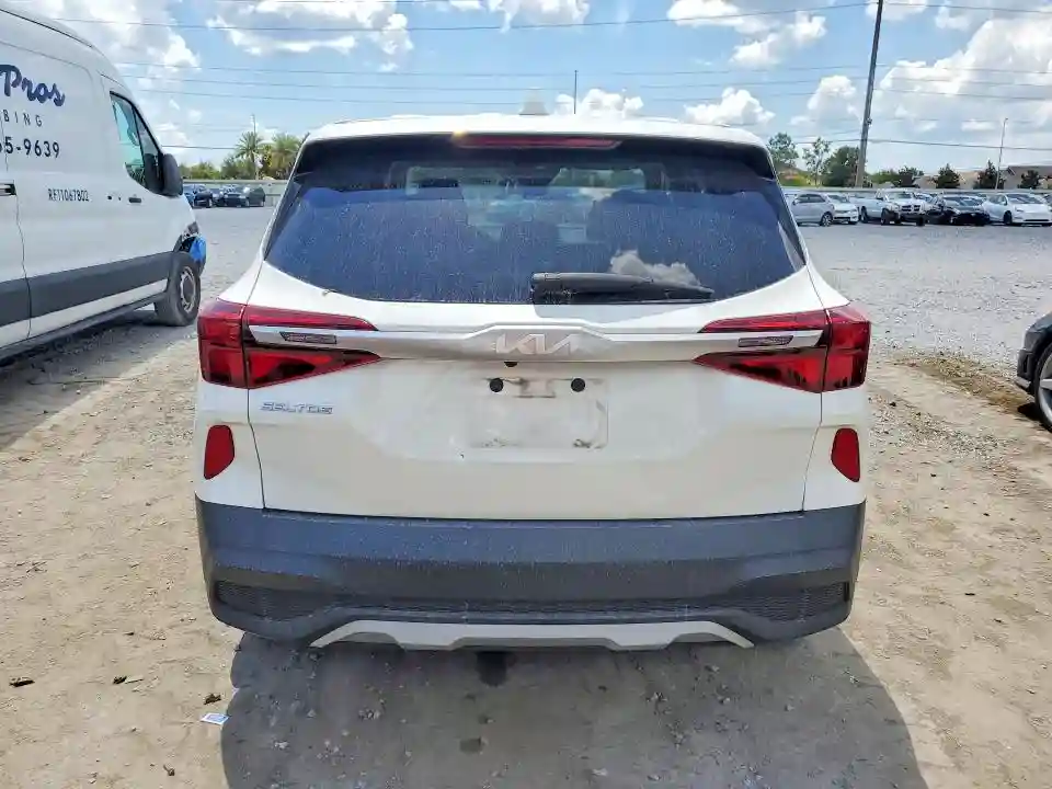 KNDEPCAA3P7390121 2023 KIA SELTOS-5