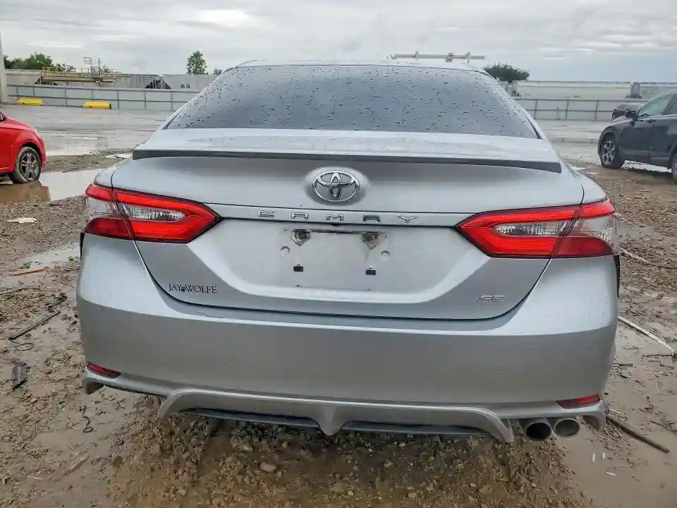 JTNB11HK9J3016646 2018 TOYOTA CAMRY-5