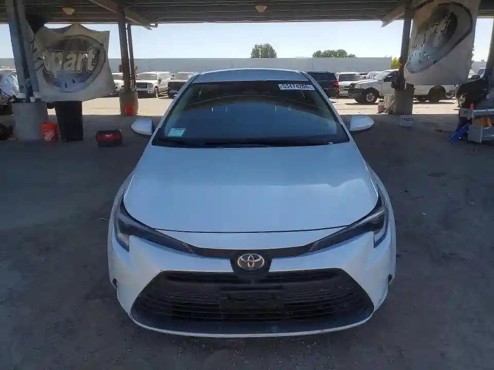 JTDBCMFE7PJ010586 2023 TOYOTA COROLLA-4
