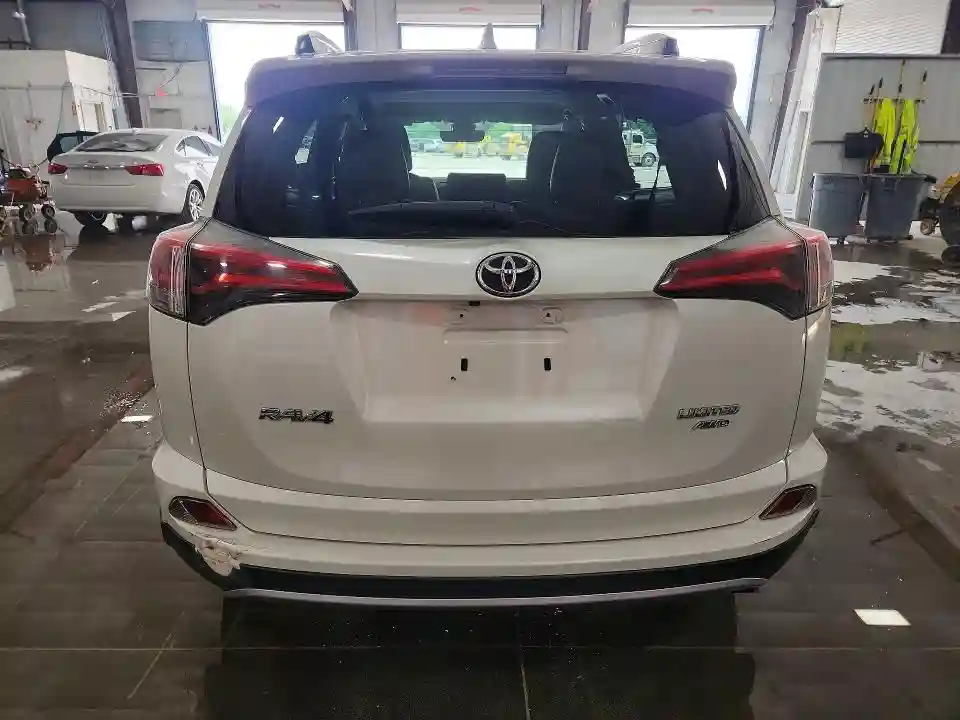JTMDFREVXJJ731040 2018 TOYOTA RAV4-5