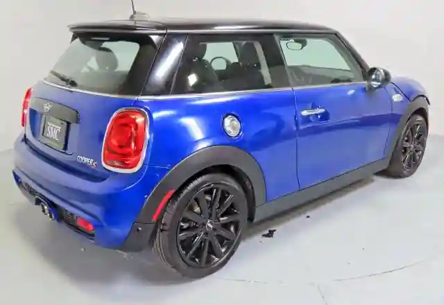 WMWXP7C56K2A53819 2019 MINI COOPER-2