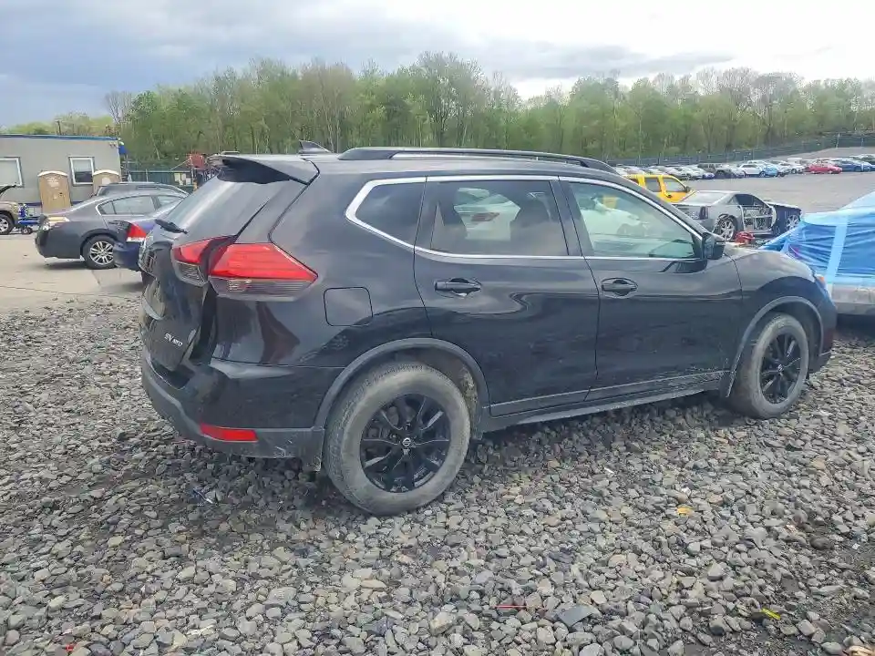 5N1AT2MV9HC758082 2017 NISSAN ROGUE-2