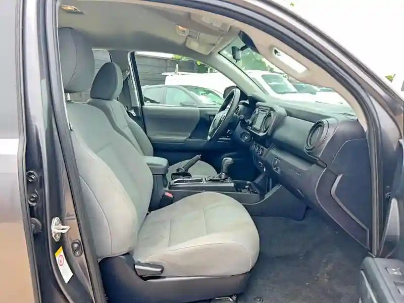 5TFAX5GN7JX104508 2018 TOYOTA TACOMA-4