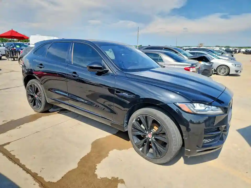 SADCL2BV3HA058087 2017 JAGUAR F-PACE-3