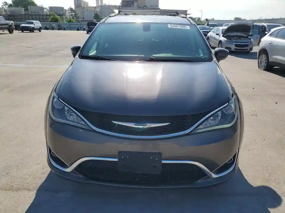 2C4RC1BG0HR757979 2017 CHRYSLER PACIFICA-4