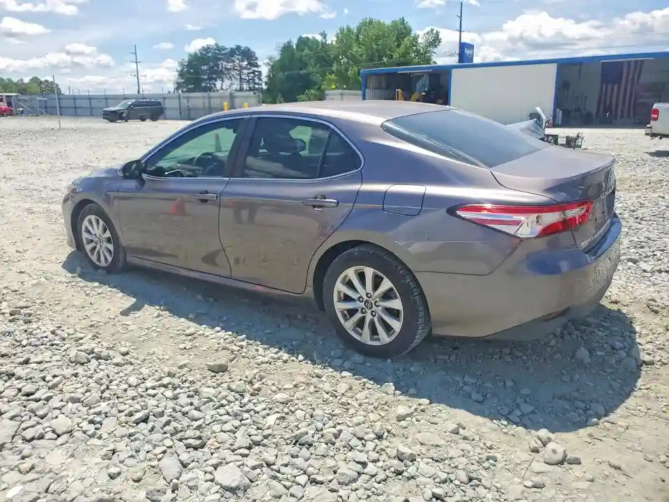 4T1B11HK7JU027476 2018 TOYOTA CAMRY-1
