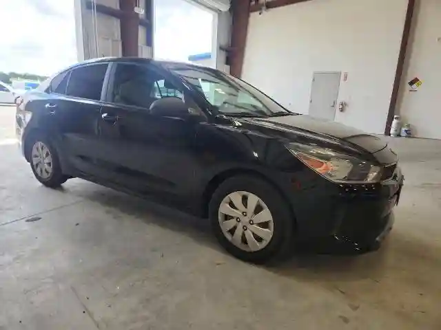 3KPA24AB8JE071817 2018 KIA RIO-3
