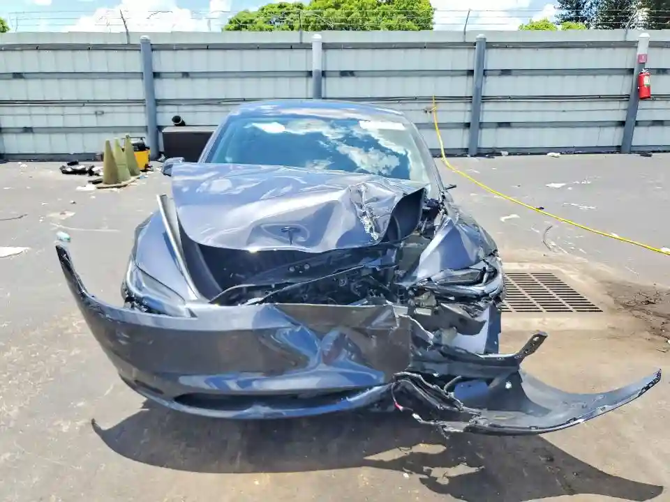 5YJ3E1EA1TF160870 2026 TESLA MODEL 3-4