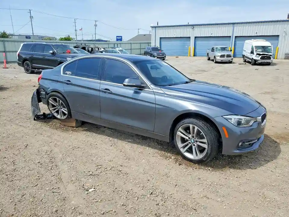 WBA8D9C57JA615611 2018 BMW 3 SERIES-3