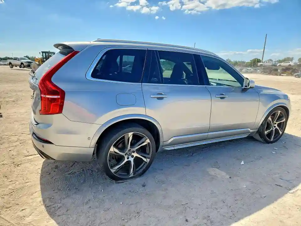 YV4A22PMXH1169948 2017 VOLVO XC90-2