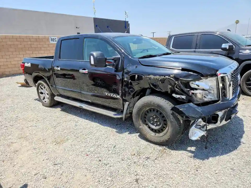 1N6AA1E54HN557968 2017 NISSAN TITAN-3