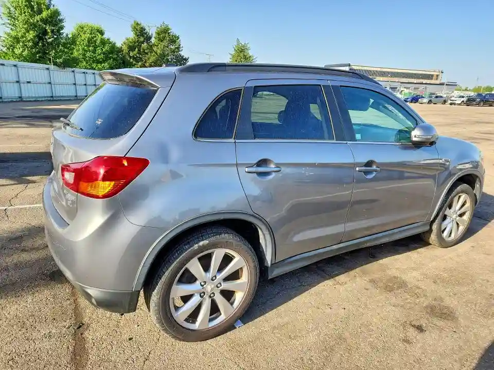 4A4AR4AW3FE033812 2015 MITSUBISHI OUTLANDER-2