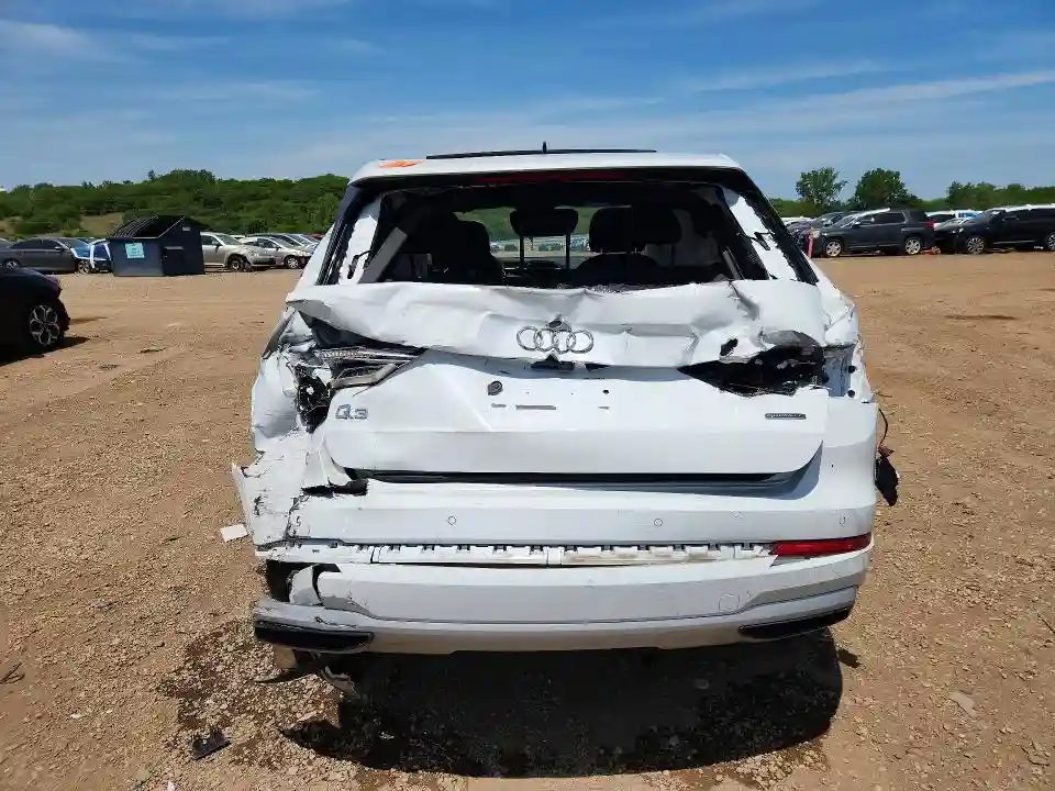 WA1AECF32K1088310 2019 AUDI Q3-5