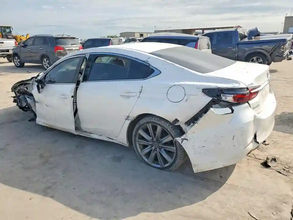 JM1GL1VMXJ1331803 2018 MAZDA 6-1